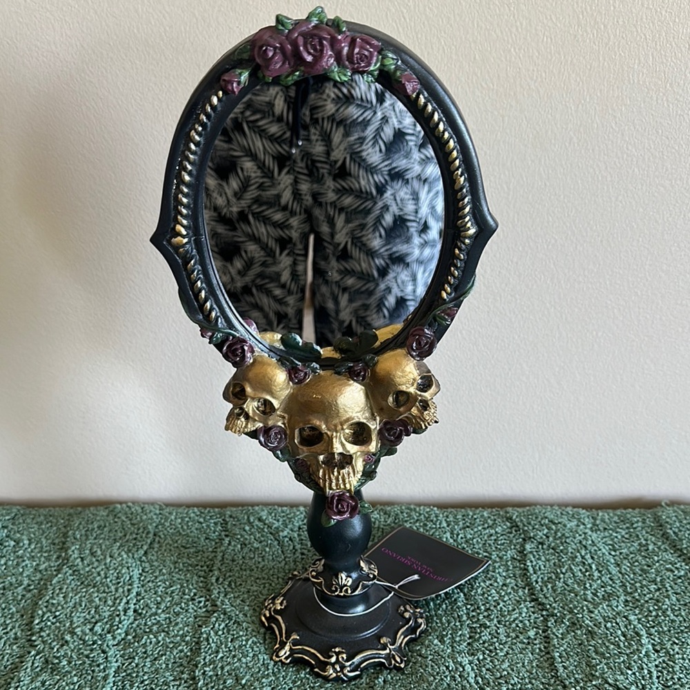 Christian Siriano Halloween 🎃 Skull 💀 Mirror Black & Gold NEW!